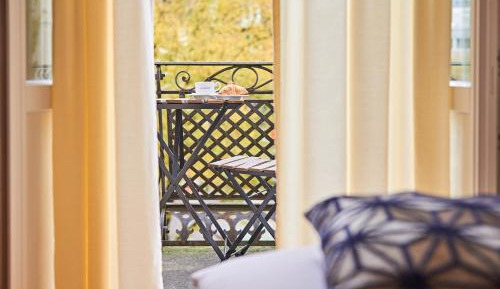 Triple Room with Shared Bathroom