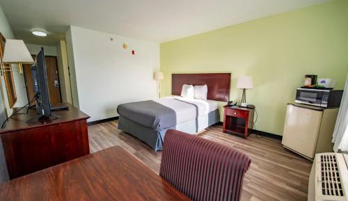 Queen Room - Non-Smoking