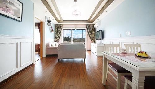 2-Bedroom Holiday Home