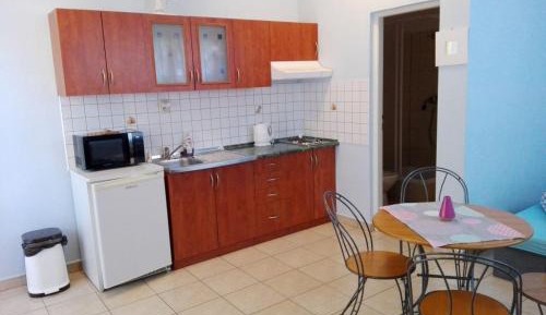 Studio (3 Adults)