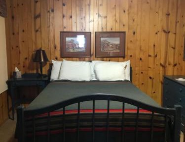 Family Room - 2 Rooms Sharing a Bathroom