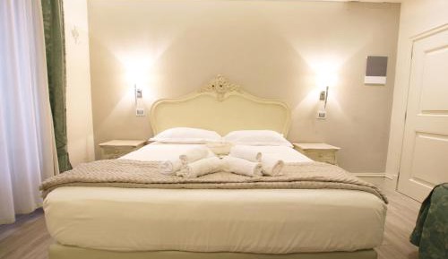 Triple Room with Side Sea View