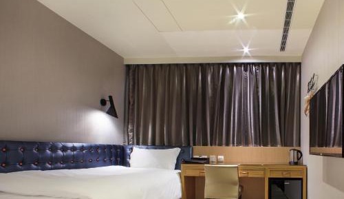 Twin Room with City View