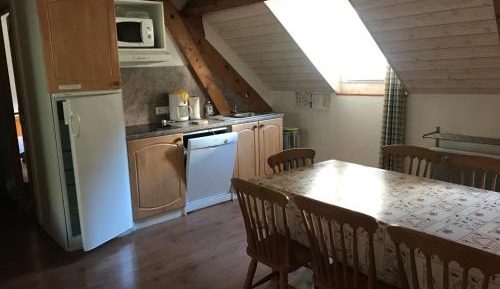 Apartment with Mountain View
