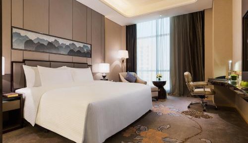 Grand Deluxe King Room