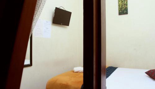 Single Room with Shared Bathroom