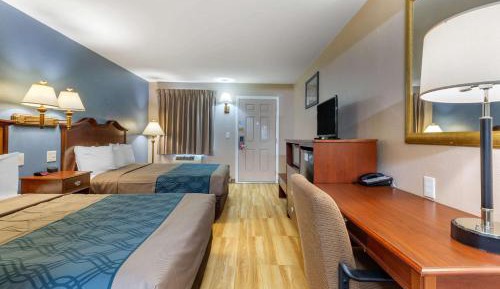 Queen Room with Two Queen Beds - Non-Smoking