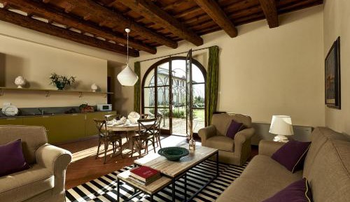 Villa with Garden View