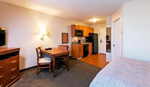 Queen Studio Suite