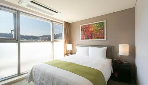 Deluxe Double Room with Free Parking until 3pm the Next Day