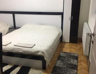 Basic Triple Room with Shared Bathroom