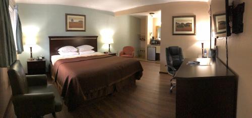 Deluxe King Room With 1 King Bed - Non-smoking