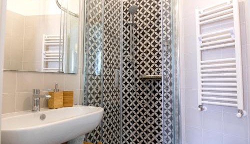 Double or Twin Room with Private Bathroom