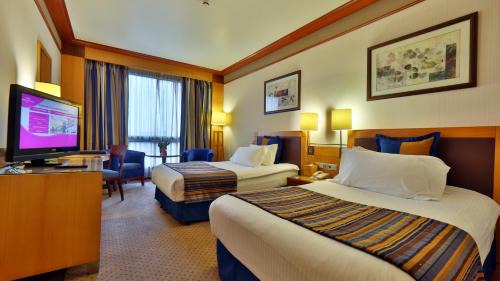 Standard Twin Room with City View