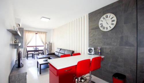 One-Bedroom Apartment