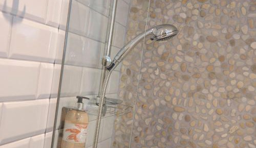 Interconnecting Family Room (2 Adults + 3 Children)