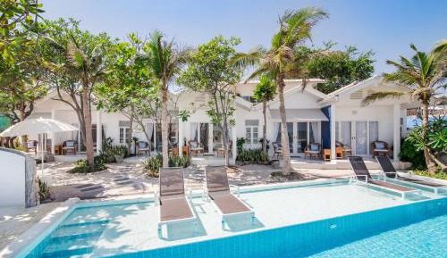 One-Bedroom Beachfront Cottage