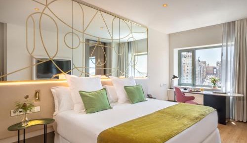 Deluxe Room with City View