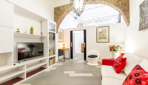 Deluxe Two-Bedroom Apartment