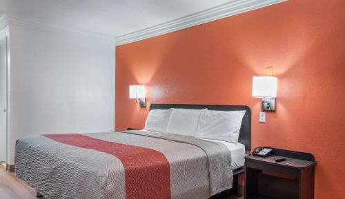 King Room - Disability Access - Non-Smoking