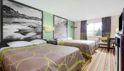 Queen Room with Two Queen Beds - Non-Smoking