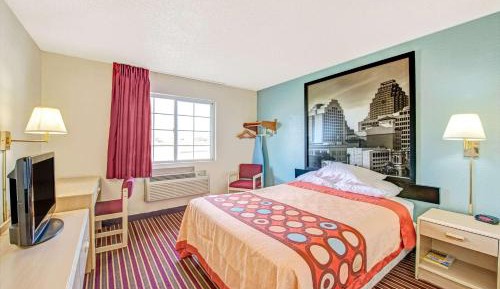 Queen Room - Non-Smoking