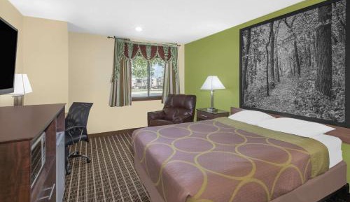 Standard King Room - Non-Smoking 