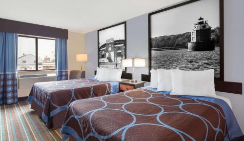 Queen Room with Two Queen Beds - Non-Smoking