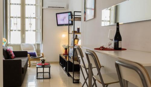  Budget One-Bedroom Apartment