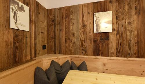 Two-Bedroom Apartment with Balcony (4/5 Adults)