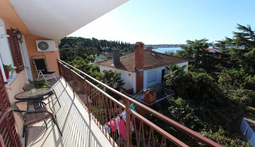 One Bedroom Apartment with Sea View