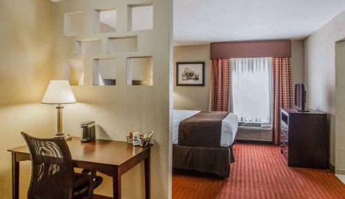 King Suite - Accessible/Non-Smoking