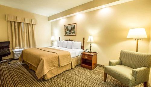 King Room - Accessible/Smoking
