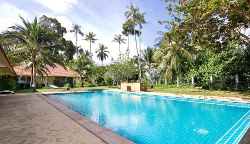 Apartment with Garden View