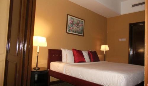 Studio Apartment with King Bed