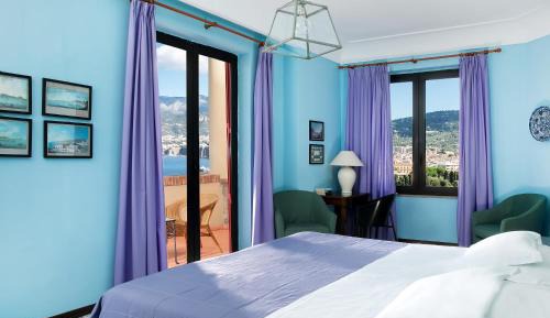 Classic Double Room with Balcony and Sea View