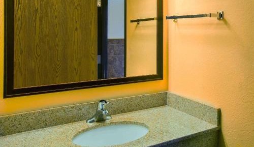 Queen Room with Two Queen Beds - Non-Smoking/Pet-Friendly