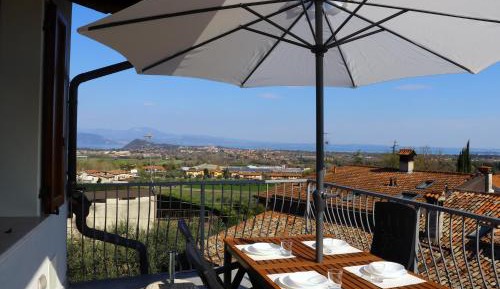 Apartment with Lake View