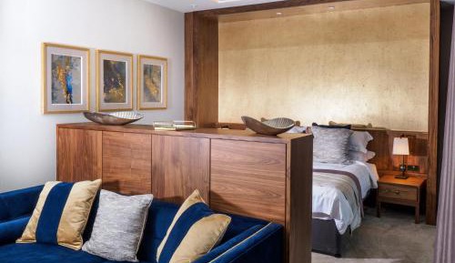 Large Suite with Pitch View