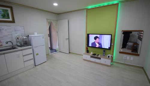 Korean-Style Ondol Room