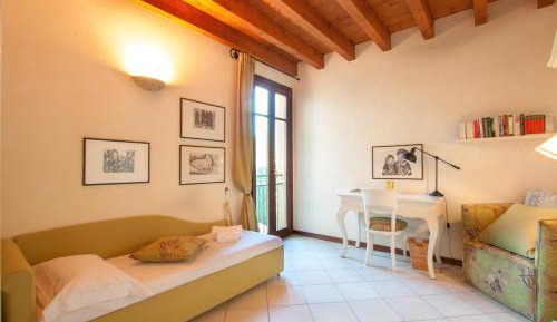 Two-Bedroom Apartment with Two Terraces