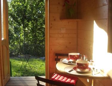 Wooden Caravan (2 Adults)