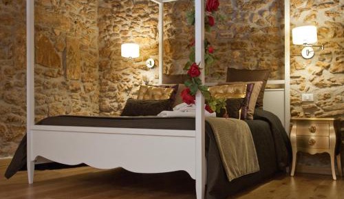 Deluxe Suite with Spa Bath