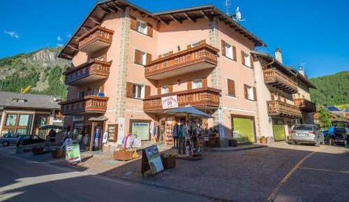 Four-Bedroom Apartment