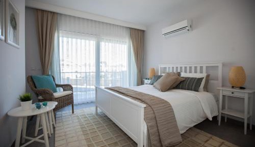 Duplex Apartment with Garden and Pool view