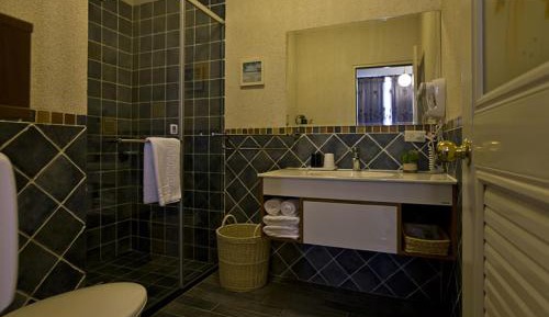 Queen Room with Balcony