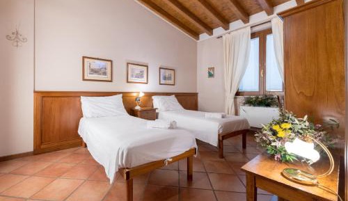 Double or Twin Room with Private Bathroom