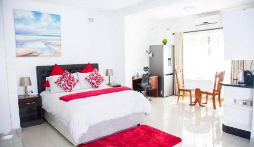 Deluxe Queen Suite
