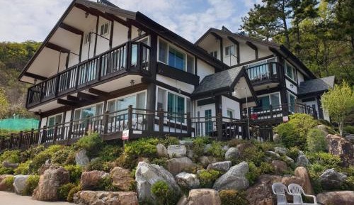 Three-Bedroom Townhouse