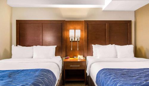 Queen Room with Two Queen Beds - Non-Smoking